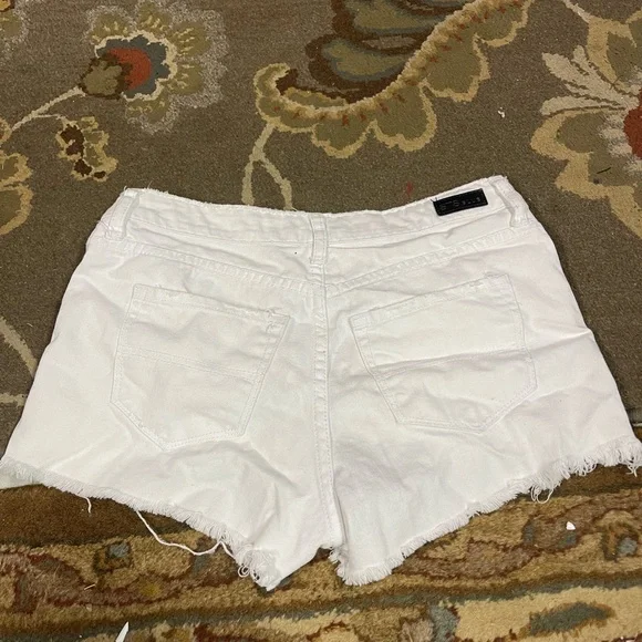 White jean shorts - Picture 3 of 3